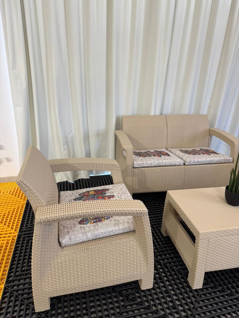 Modern Garden Seating Set - Beige & Decorative Cushion