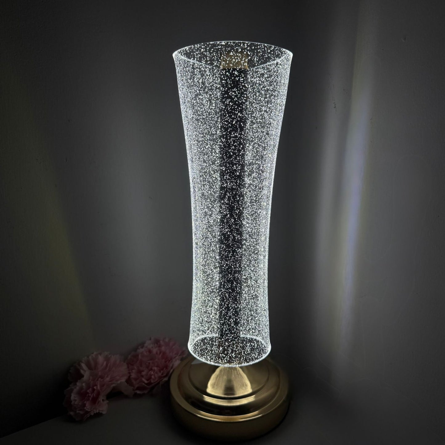 چرای سەر مێزی مۆدێرن و کریستاڵ