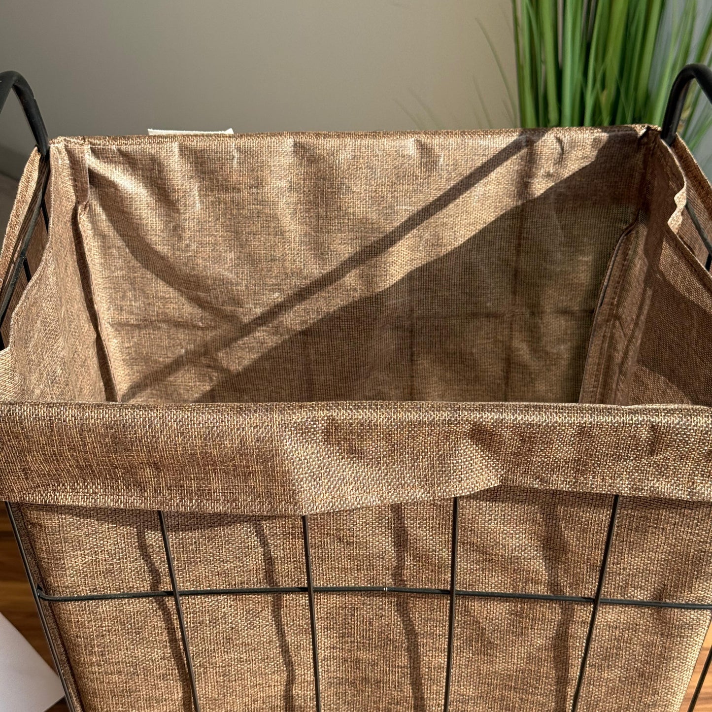 سلة تخزين معدنية متعددة الاستخدامات مع بطانة داخلية من القماش