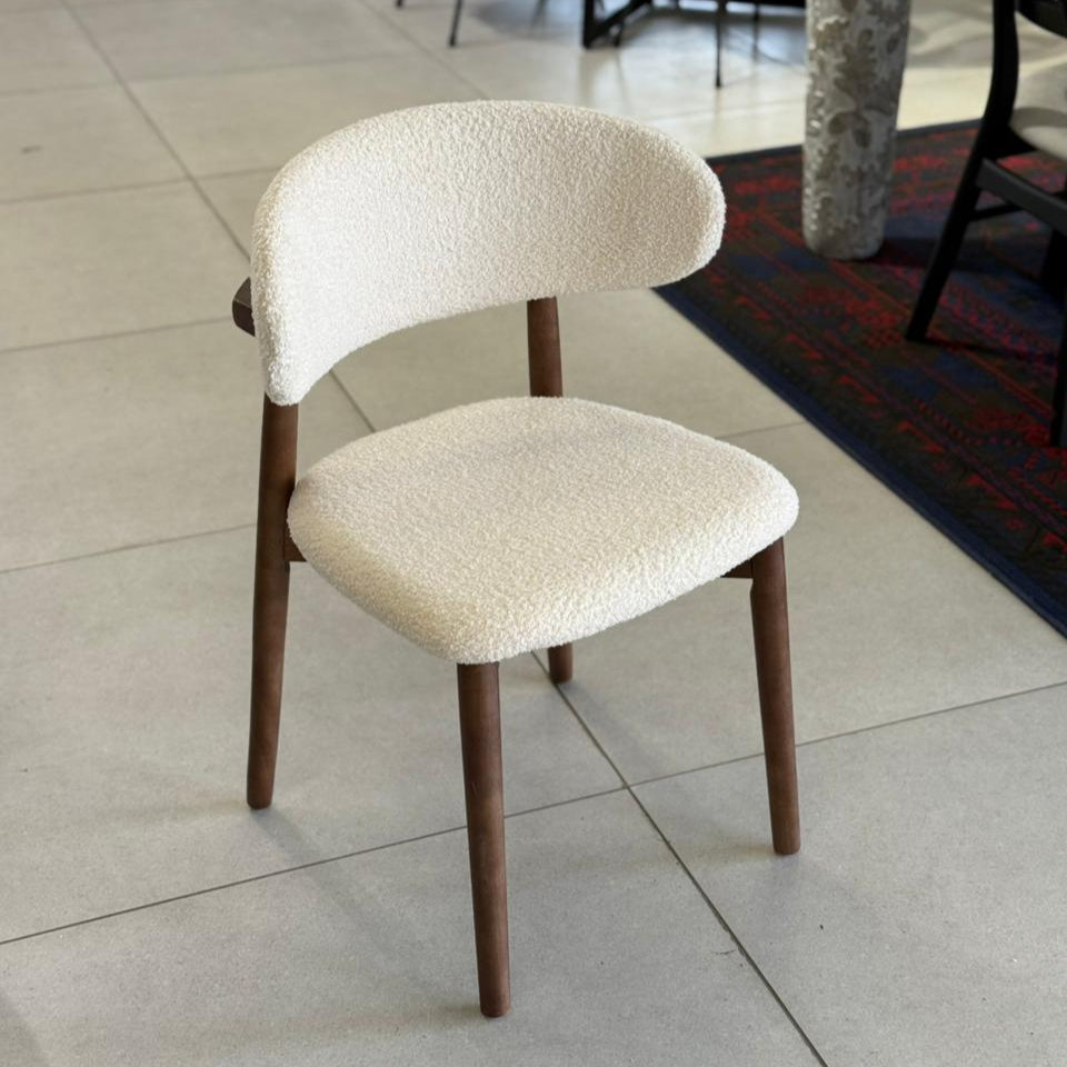 Sila Indoor Chair With Wooden Legs