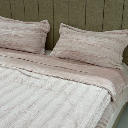 Luxury Plush 4-Piece Bedding Set – Soft & Cozy
