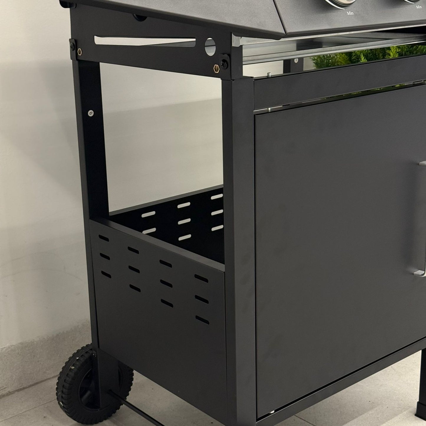 مەقەڵەی گازی  بە ڕەفەی لایەنی و کابینەی هەڵگرتن