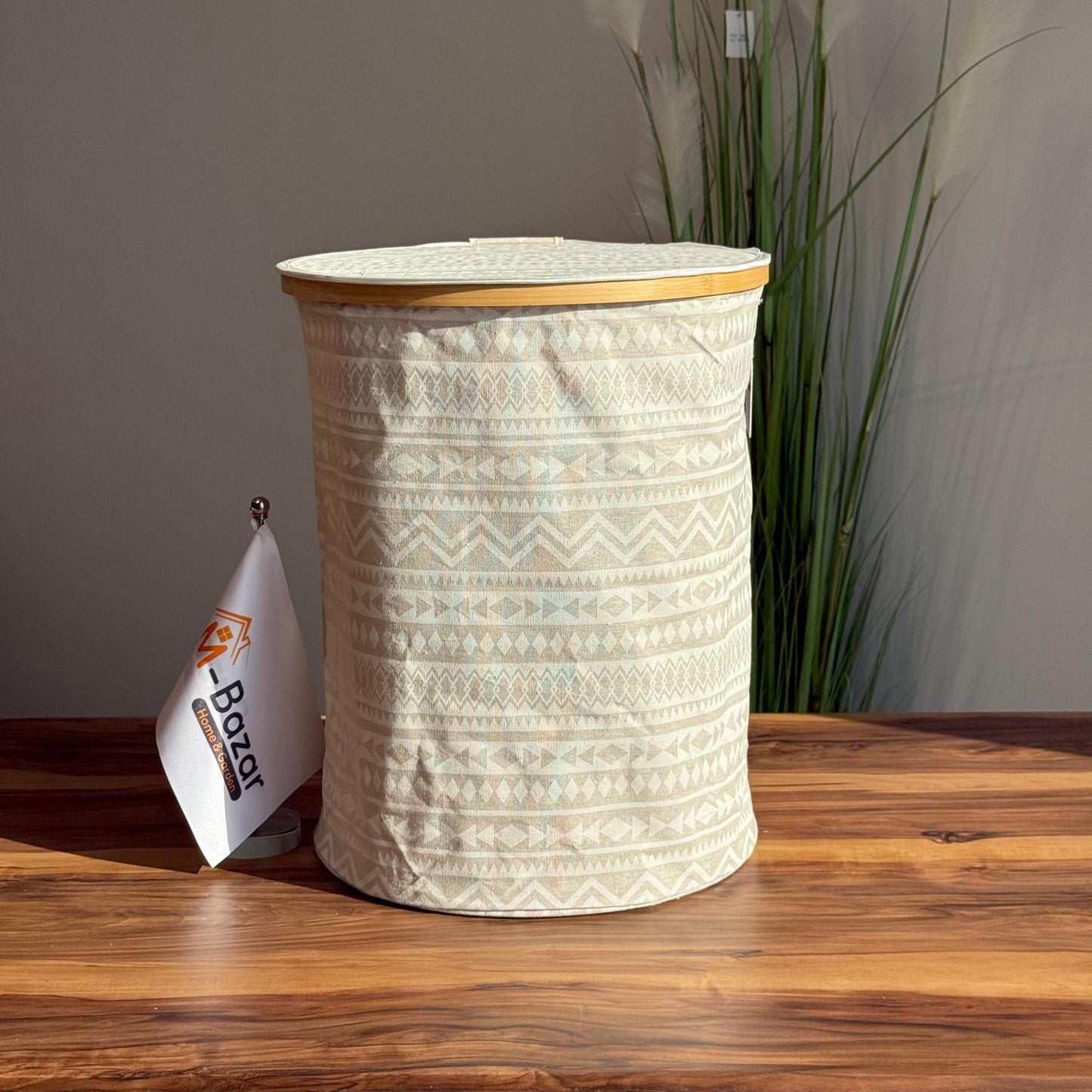 سلة تخزين قماشية بلمسات من الخيزران