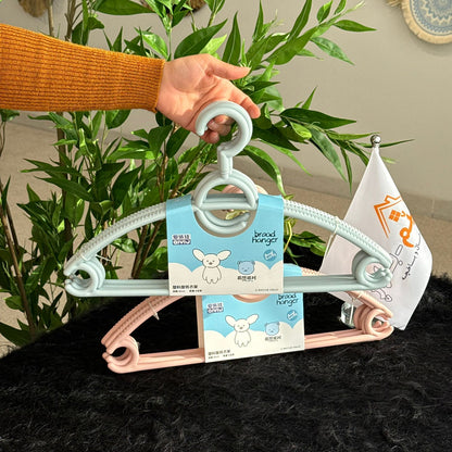 Plastic Clothes Hangers – 3-Piece Set