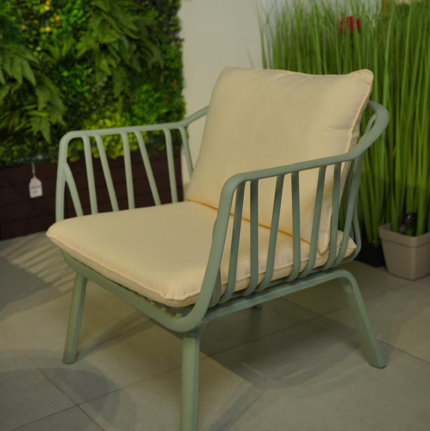 طقم كراسي خارجي بتصميم مودرين