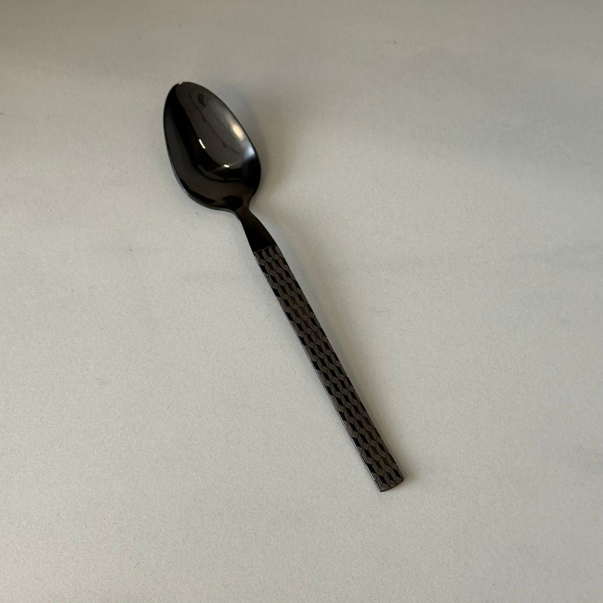 Black Mirror Cutlery Collection With Textured Handle