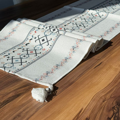 ٣٥ × ١٨٠سم ڕایەخی سەر مێزی دیکۆراتی شاهانە