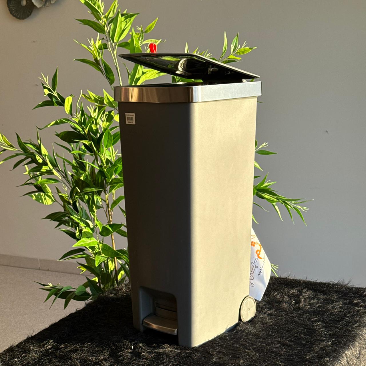 زبڵدانی ناوازە- بە تایە