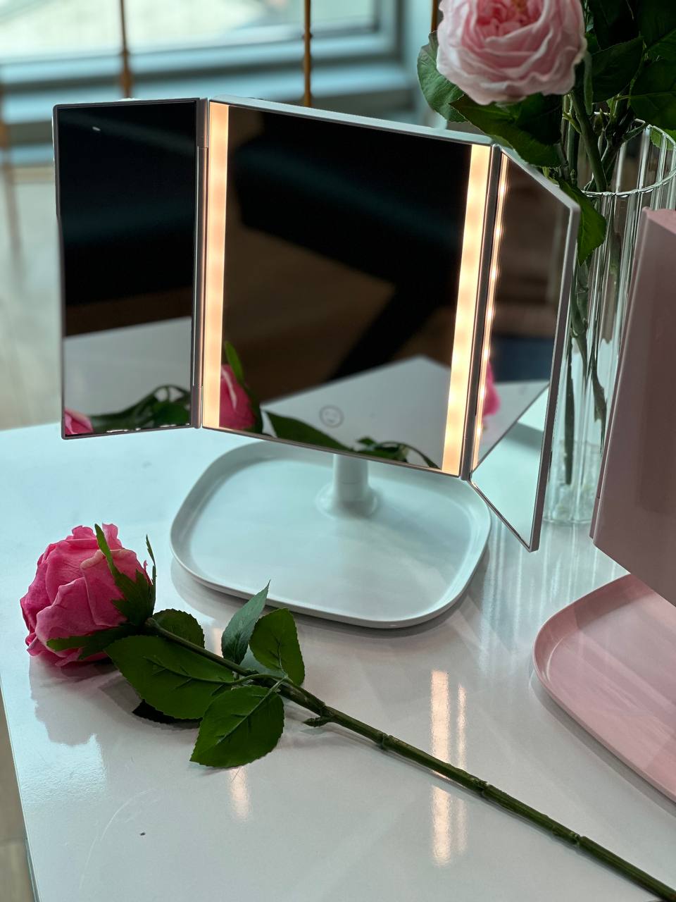 ئاوێنەى ماکیاژى LED ی وەستاو