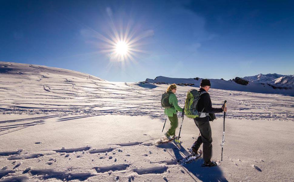 ئەلەمنیۆمی زۆر بەهێز گەشتکردن بە پێ گەشتێکی گەشتیاری