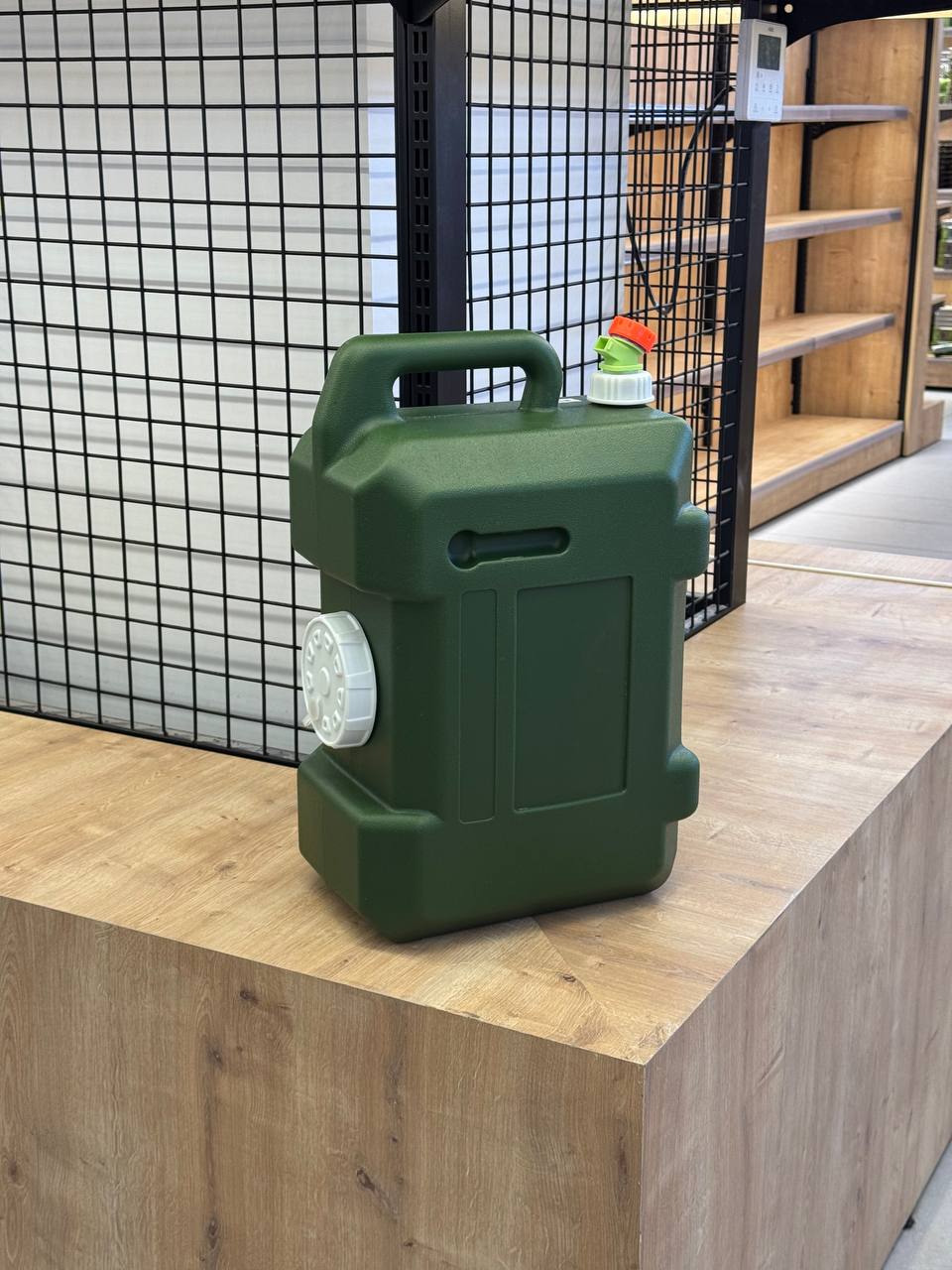 خزان مياه محمول للتخييم بسعة 24 لتر
